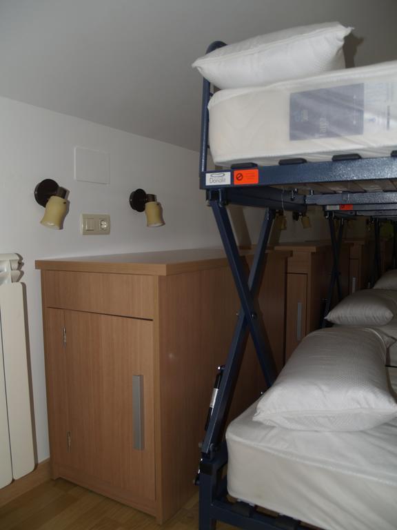 Albergue De Yebra Yebra de Basa Room photo
