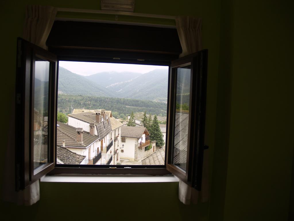 Albergue De Yebra Yebra de Basa Room photo