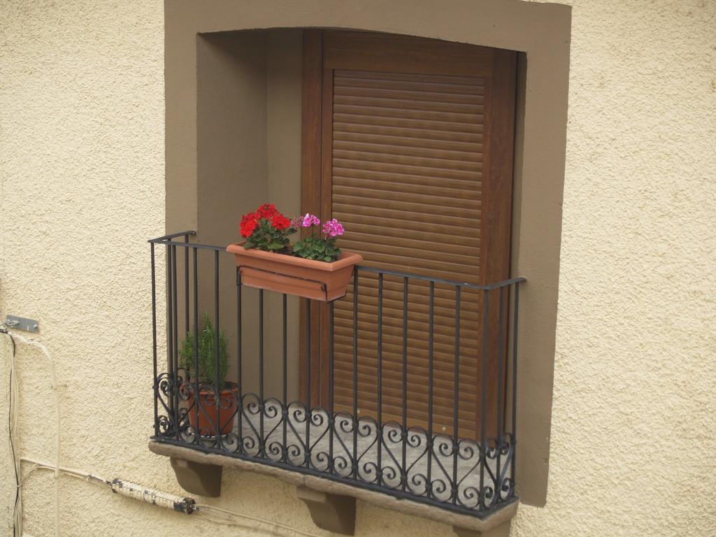 Albergue De Yebra Yebra de Basa Exterior photo