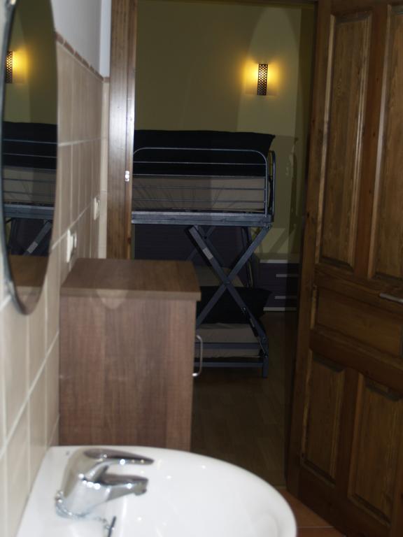 Albergue De Yebra Yebra de Basa Room photo