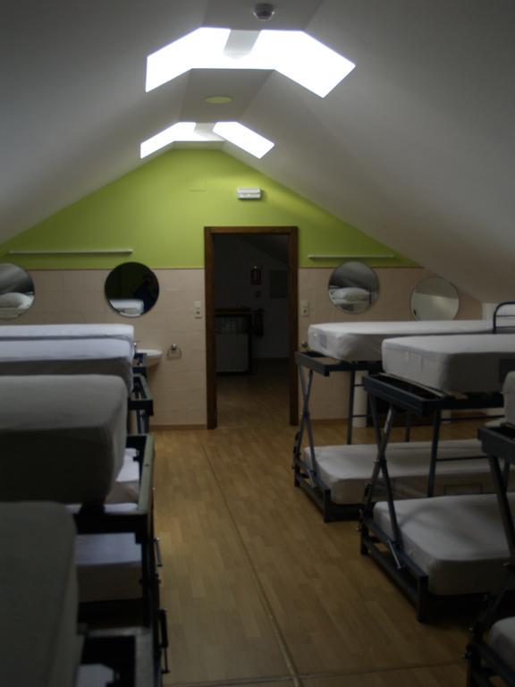 Albergue De Yebra Yebra de Basa Room photo